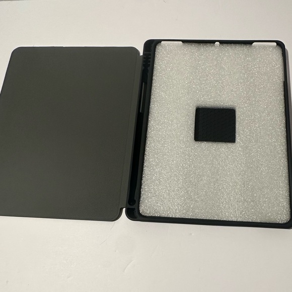 Black iPad Holder for iPad 6th/5th Generation. - Picture 3 of 7